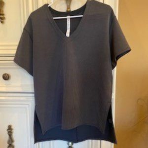 Lululemon Ribbed Softstreme Relaxed Fit T-Shirt black size 6